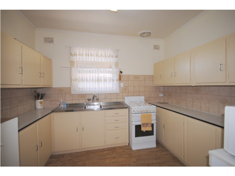 28 Joel Crescent, Elizabeth Vale SA 5112