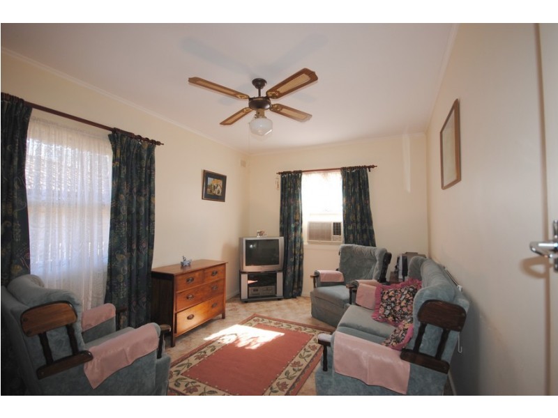 28 Joel Crescent, Elizabeth Vale SA 5112