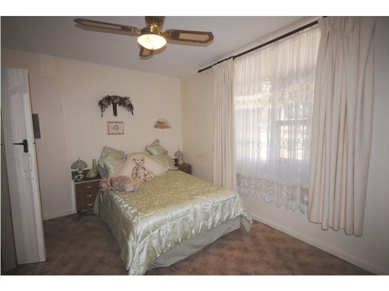 28 Joel Crescent, Elizabeth Vale SA 5112