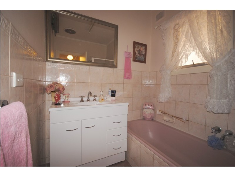 28 Joel Crescent, Elizabeth Vale SA 5112