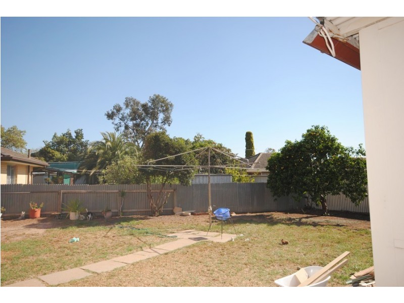 28 Joel Crescent, Elizabeth Vale SA 5112