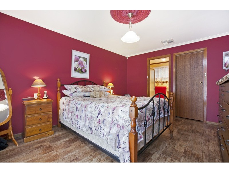 1 De Castella Avenue, Wynn Vale SA 5127