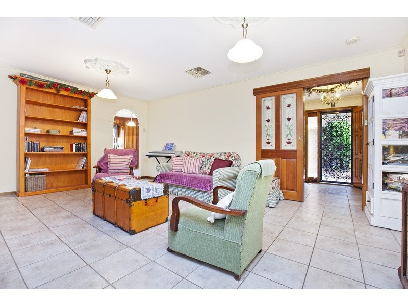 1 De Castella Avenue, Wynn Vale SA 5127