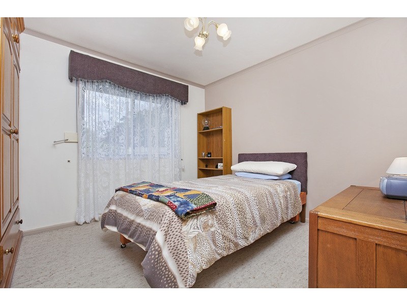 1 De Castella Avenue, Wynn Vale SA 5127