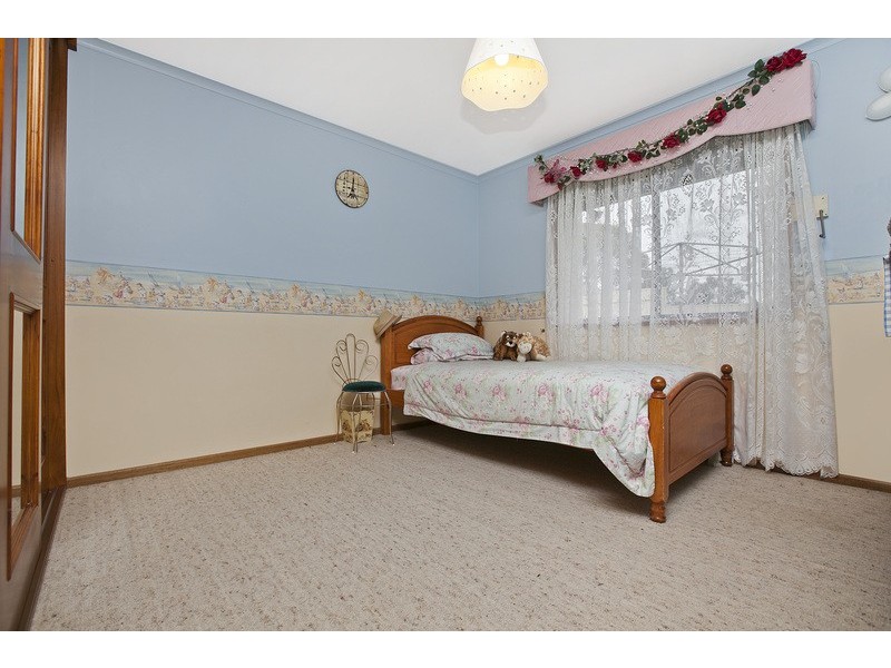 1 De Castella Avenue, Wynn Vale SA 5127