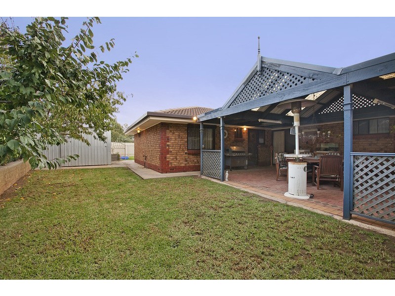 1 De Castella Avenue, Wynn Vale SA 5127