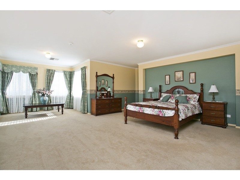 28 Linear Park Drive, Highbury SA 5089