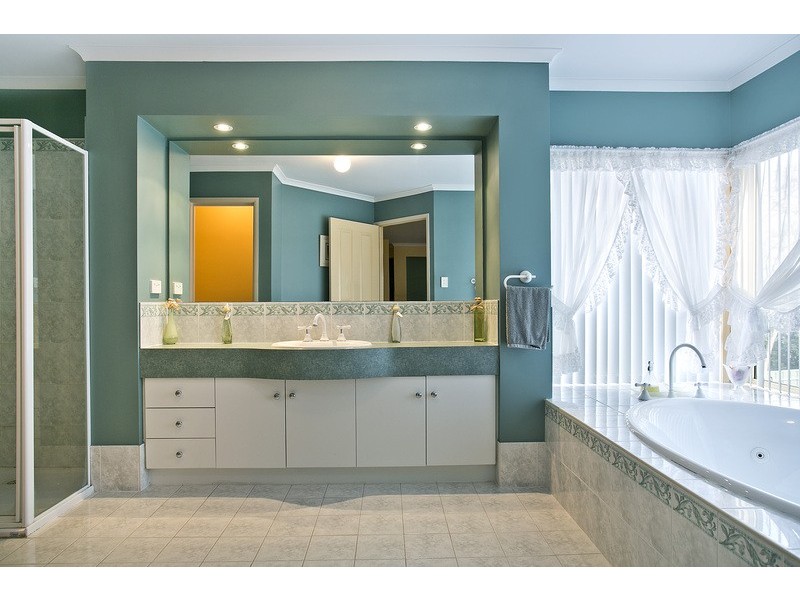 28 Linear Park Drive, Highbury SA 5089