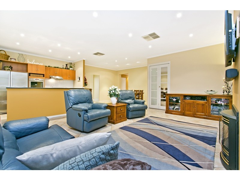 11 Lipson Reach Road, Gulfview Heights SA 5096