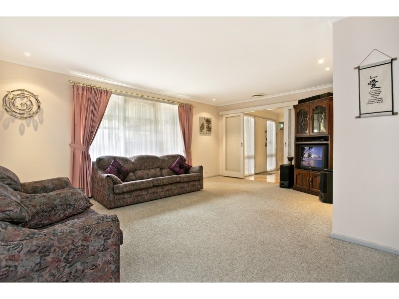 25 De Sassenay Crescent, Modbury Heights SA 5092