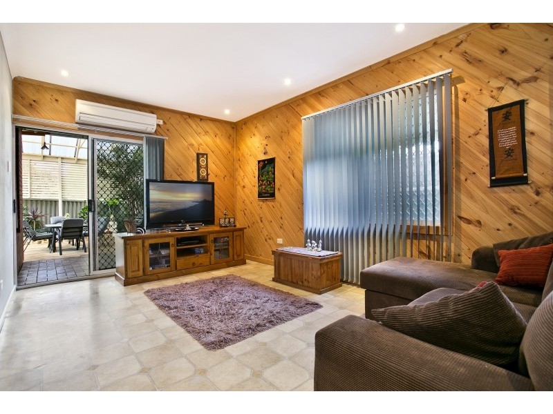 25 De Sassenay Crescent, Modbury Heights SA 5092