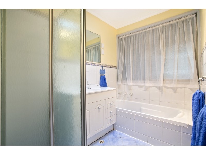 25 De Sassenay Crescent, Modbury Heights SA 5092