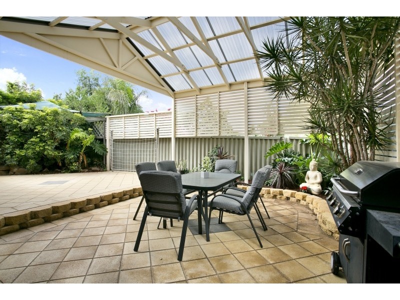 25 De Sassenay Crescent, Modbury Heights SA 5092