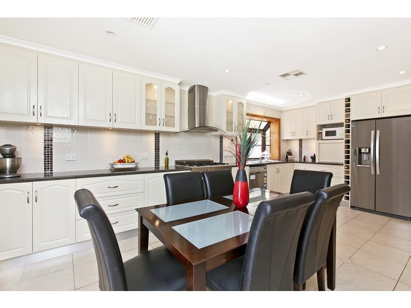 68 Hamilton Road, Fairview Park SA 5126