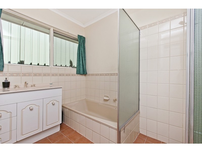 42 Wynn Vale Drive, Gulfview Heights SA 5096