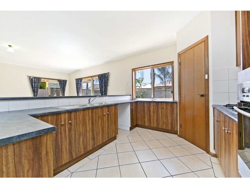 8 Rosecombe Place, Parafield Gardens SA 5107