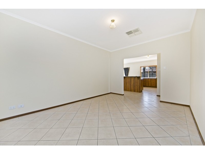 8 Rosecombe Place, Parafield Gardens SA 5107