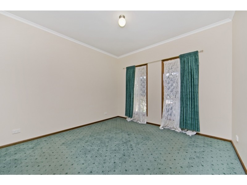 8 Rosecombe Place, Parafield Gardens SA 5107