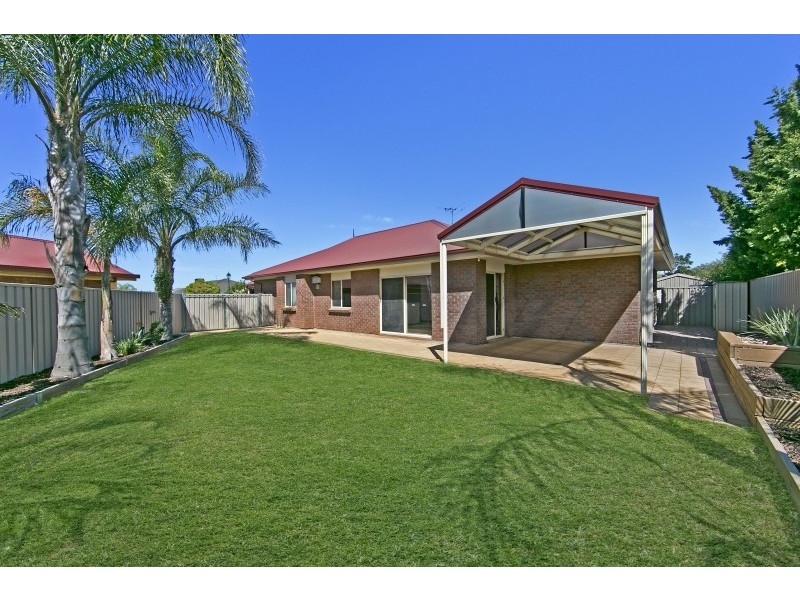 8 Rosecombe Place, Parafield Gardens SA 5107