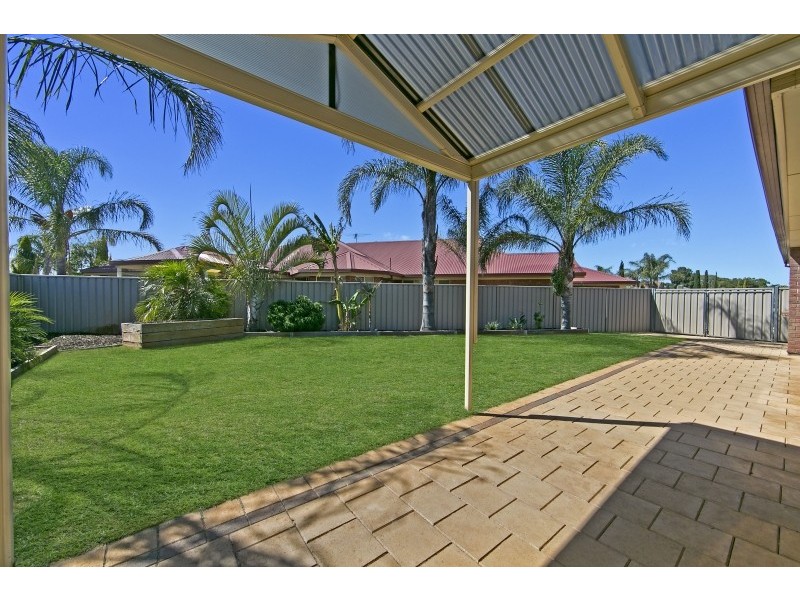 8 Rosecombe Place, Parafield Gardens SA 5107