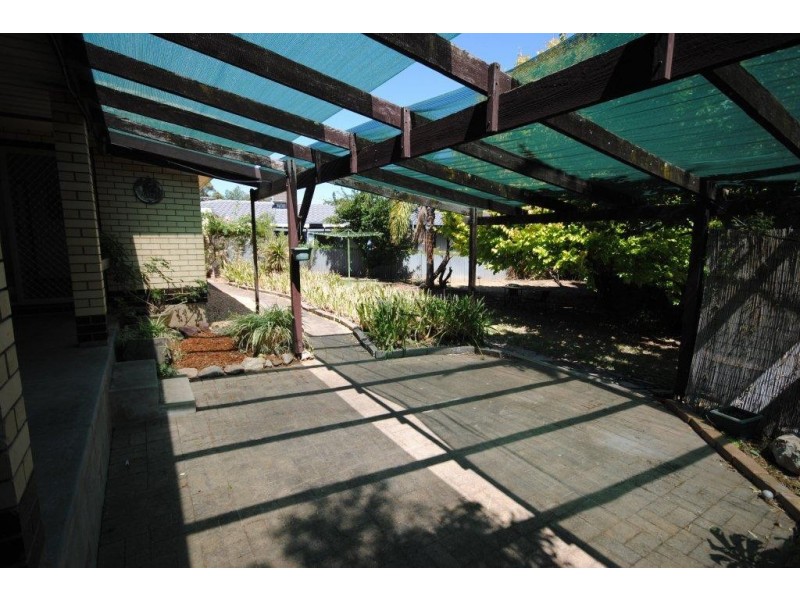 3 Philip Crescent, Valley View SA 5093