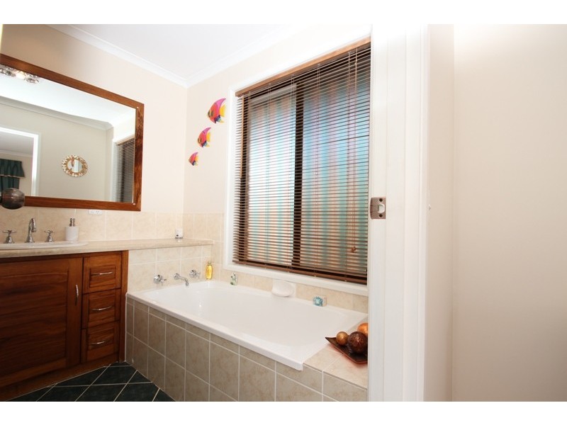 21 Sutherland Place, Golden Grove SA 5125