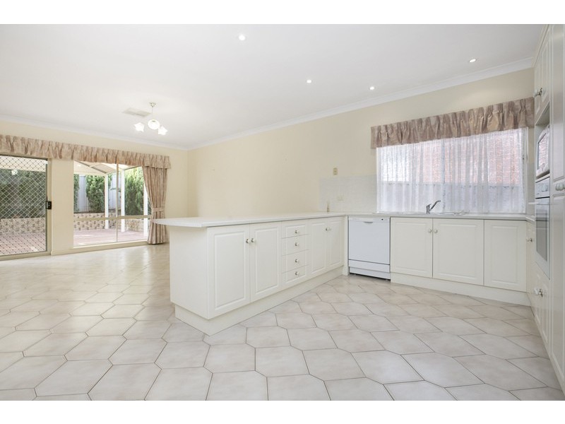 18 Rochester Crescent, Golden Grove SA 5125