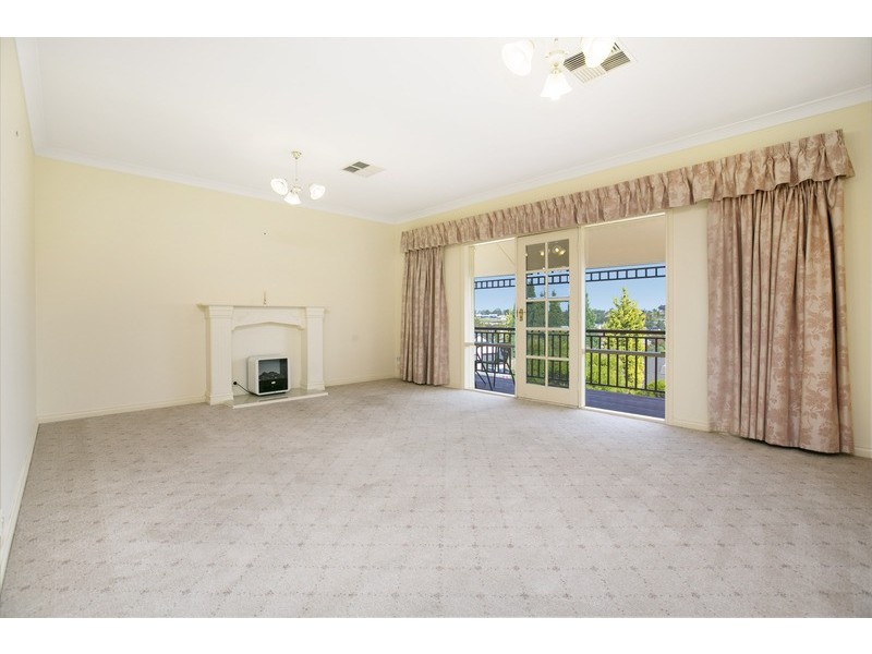 18 Rochester Crescent, Golden Grove SA 5125