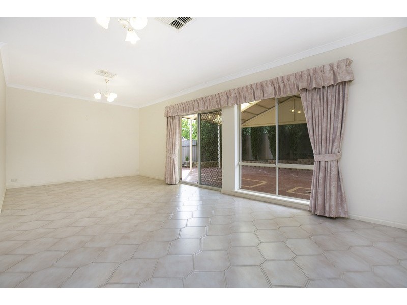 18 Rochester Crescent, Golden Grove SA 5125