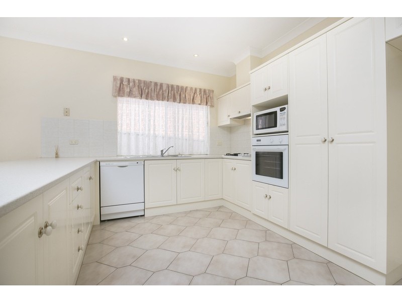 18 Rochester Crescent, Golden Grove SA 5125