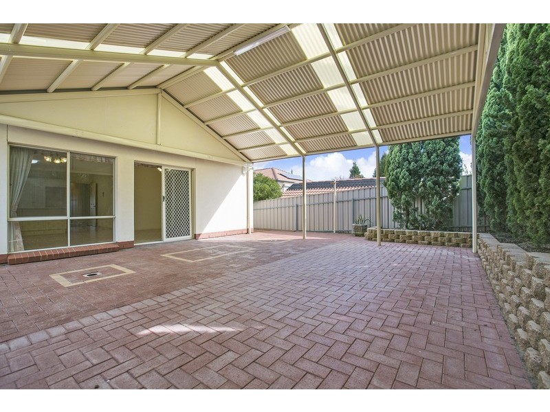 18 Rochester Crescent, Golden Grove SA 5125