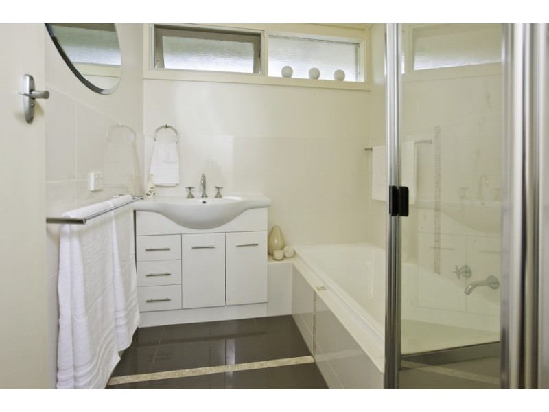 18 Janlyn Road, Vista SA 5091