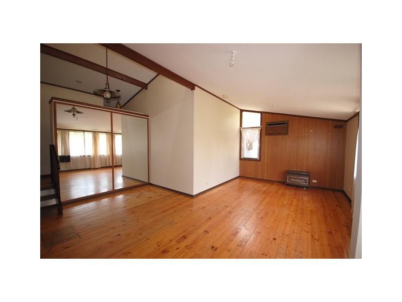 15 Folkstone Street, Para Hills SA 5096