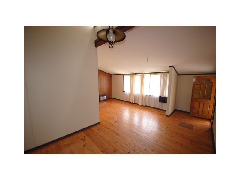 15 Folkstone Street, Para Hills SA 5096