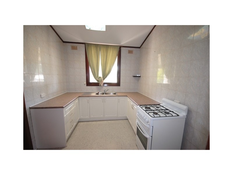 15 Folkstone Street, Para Hills SA 5096