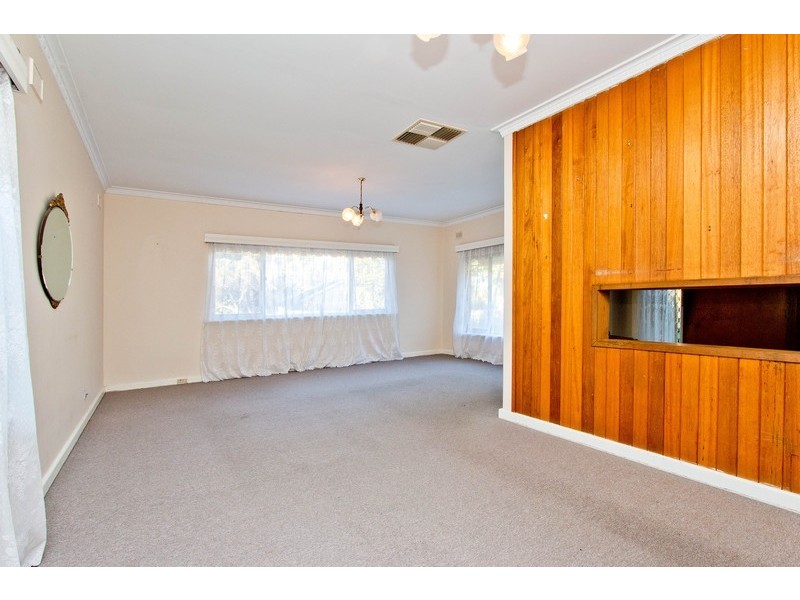 18 Elsworth Drive, Banksia Park SA 5091
