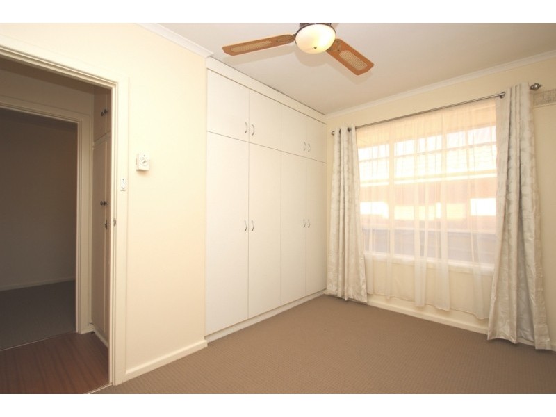 15 Lynore Road, Ridgehaven SA 5097