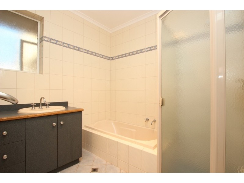 15 Lynore Road, Ridgehaven SA 5097