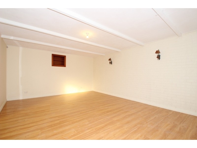 15 Lynore Road, Ridgehaven SA 5097