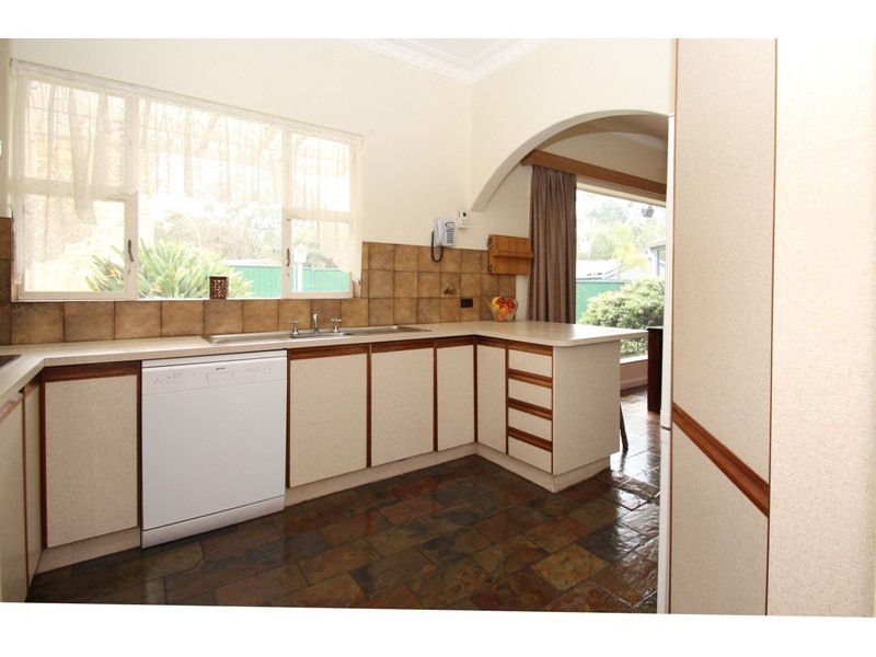 10 Redwood Avenue, Redwood Park SA 5097