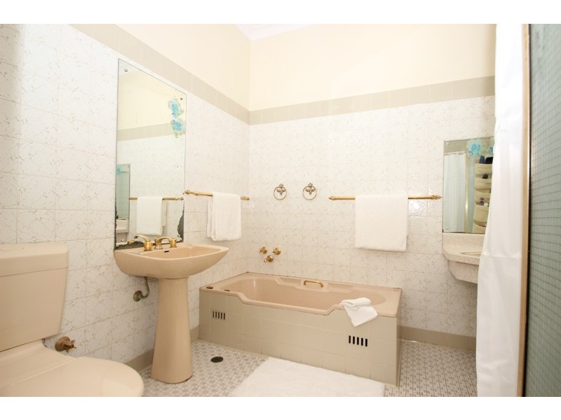 10 Redwood Avenue, Redwood Park SA 5097