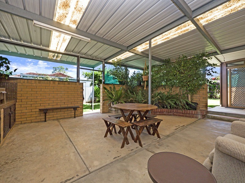 1 Esperance Terrace, Valley View SA 5093