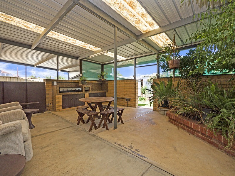 1 Esperance Terrace, Valley View SA 5093