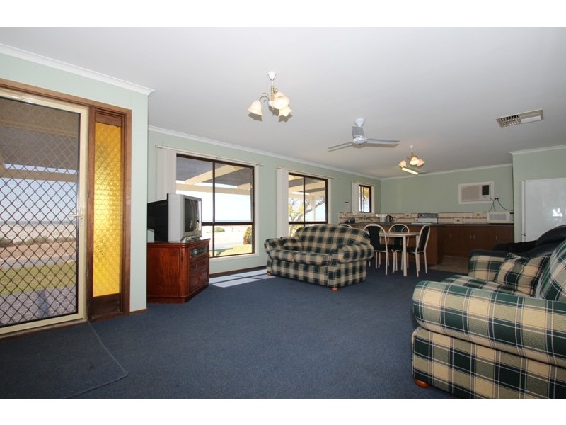 10 Marine Parade, Moonta Bay SA 5558