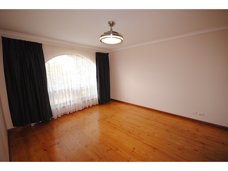 2 Darling Street, Valley View SA 5093