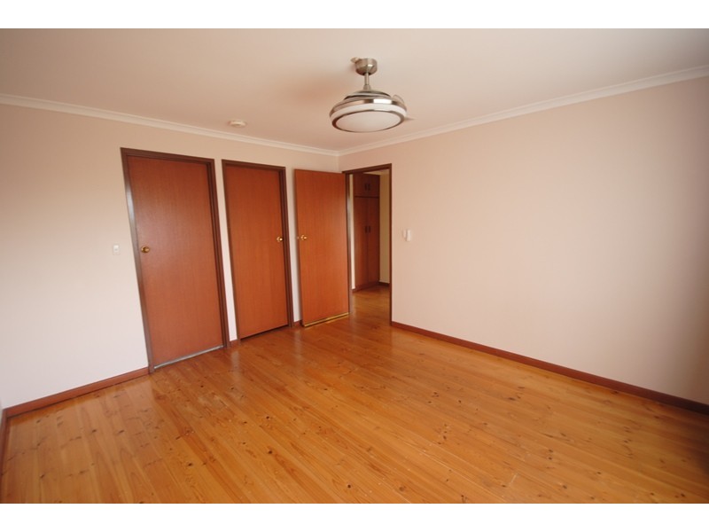 2 Darling Street, Valley View SA 5093