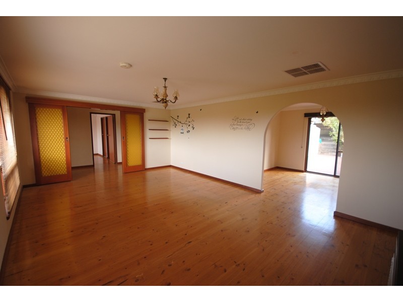 2 Darling Street, Valley View SA 5093