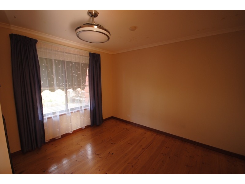 2 Darling Street, Valley View SA 5093