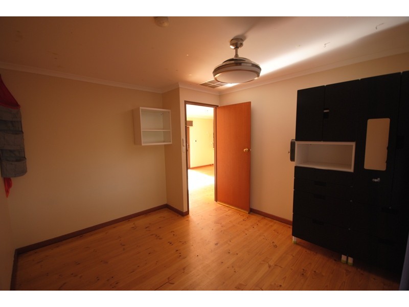 2 Darling Street, Valley View SA 5093