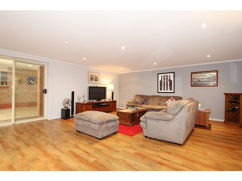 17 Brisbane Drive, Salisbury Heights SA 5109